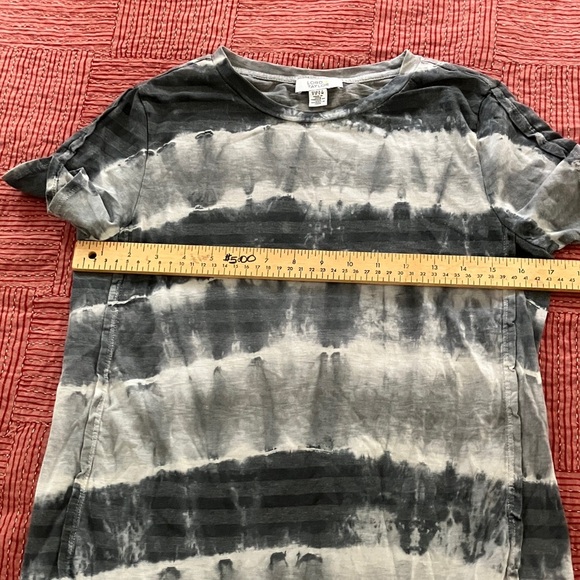 Women’s small Lord & Taylor tie dye with feminine cut - Picture 4 of 13